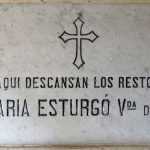 Lápida del sarcófago donde reposan los restos de Maria Esturgó, viuda de Ramon Soler