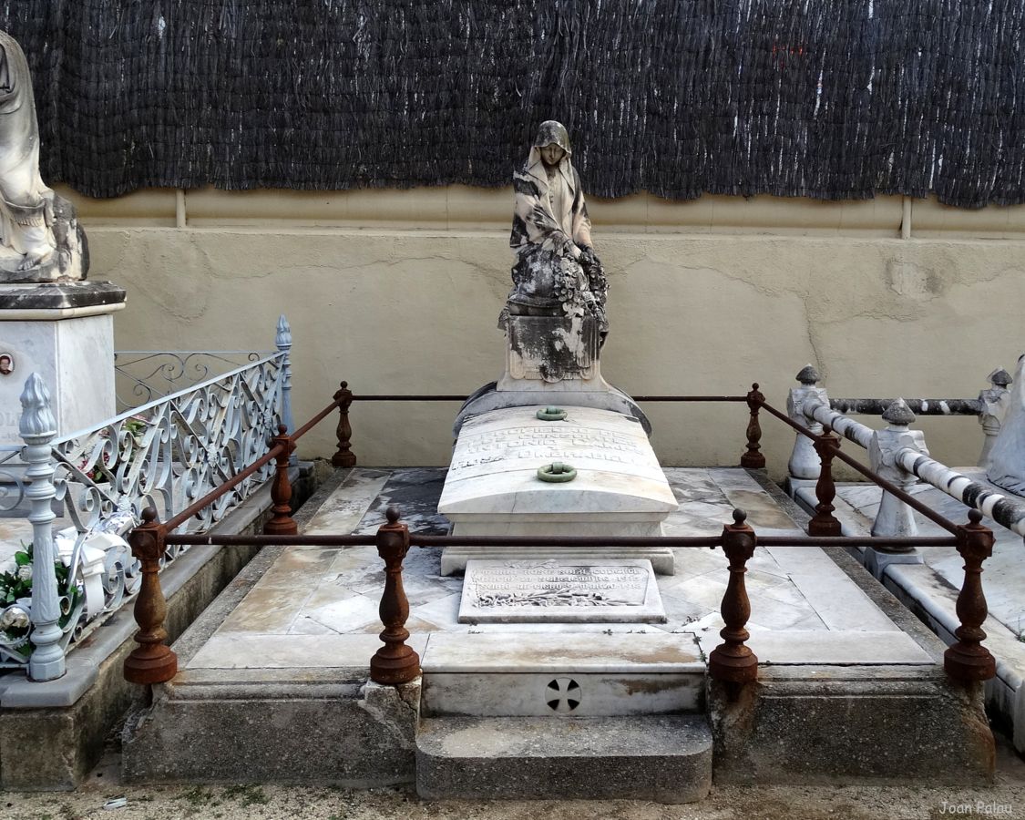 Cementerio de Arenys de Mar Antoni Camps Barcelona Modernista y