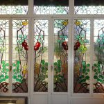 Vidriera: Puerta-cristalera del jardín