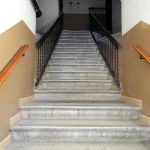 Vestíbul i escala - Vestíbulo y escalera