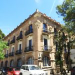 Cantonada am façana del darrera (oest) - Esquina con la fachada trasera (oeste)
