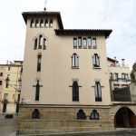 Façana/Fachada: Pl. Bisbe Oliba