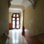Vestíbul i escala - Vestíbulo y escalera